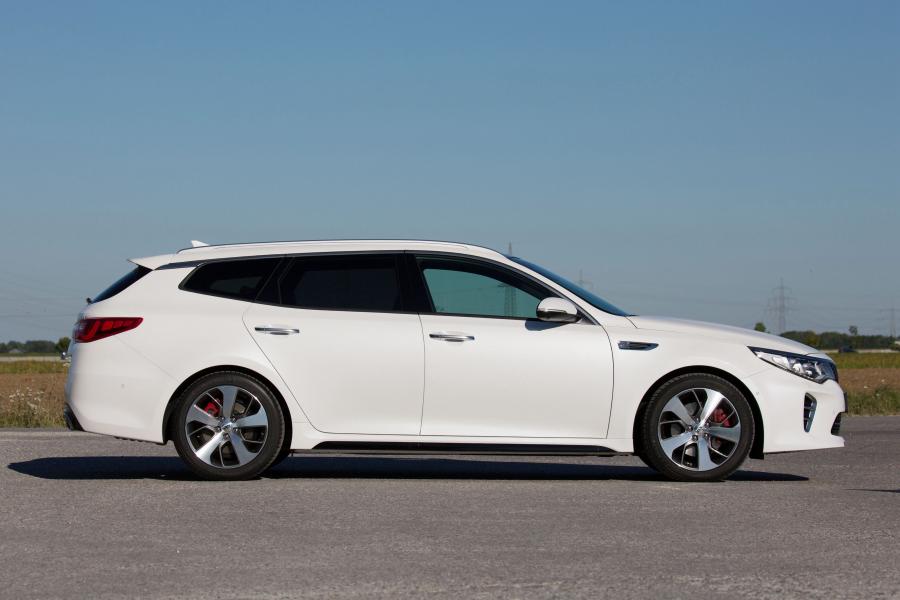  Kia Optima Sportswagon GT 2016 года  (фото 13 из 33)